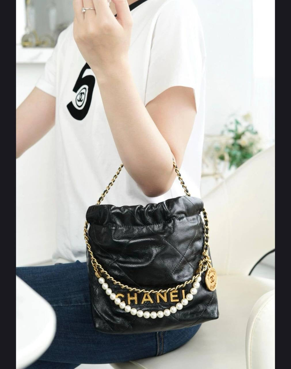 CHANEL 

NEW CAME GOOD QUALITY 
WITH BOX 
🎁🎁🎁

105 dhs🇦🇪

Zain39
♥️♥️♥️