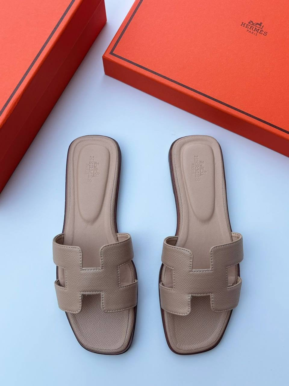Hermes 
High Quality 
100 dhs🪙
Size 36-42

Zain30
♥️♥️♥️