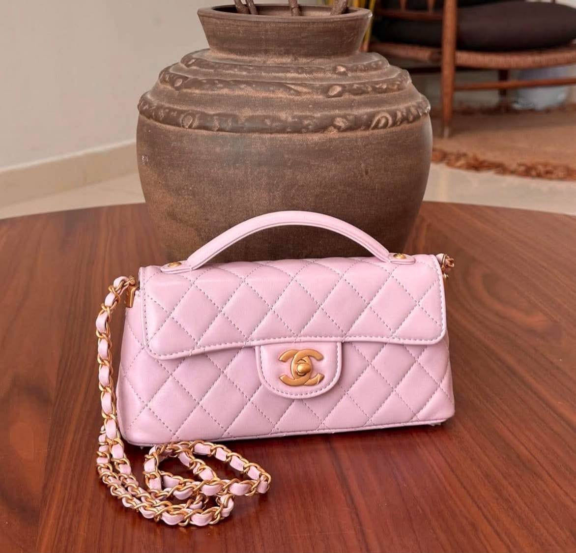 Chanel ᴛᴏᴘ ʜᴀɴᴅ
ᴡᴀʟʟᴇᴛ ғʟᴀᴘ  ᴛᴡɪsᴛ ʟᴏᴄᴋ
ʟᴀᴍʙsᴋɪɴ ᴍᴀᴛᴇʀɪᴀʟ
ᴍᴀᴛᴛᴇ ɢᴏʟᴅ ʜᴀʀᴅᴡᴀʀᴇ

sɪᴢᴇ : 21.5

ᴡɪᴛʜ BOX
🎁🎁🎁

90 dhs🪙

Zain31
♥️♥️♥️