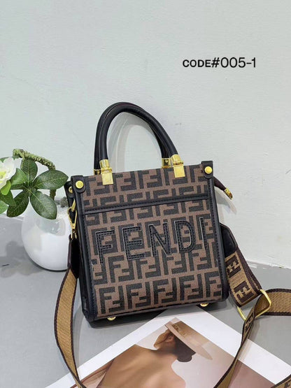 Fendi ᴍɪɴɪ sᴜɴsʜɪɴᴇ
ᴛᴏᴘ ʜᴀɴᴅʙᴀɢ / ᴄʀᴏssʙᴀɢ
ᴡɪᴛɢ ʟᴏɴɢ sᴛʀᴀᴘ
sɪᴢᴇ: 19 x 7 x 19 cm

70 dhs🇦🇪

Zain31
♥️♥️♥️