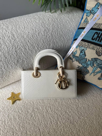 DIOR
     
  💗22 cm 🦋
Super Master 
🦋Available now 🩵💫
For Price 👇 WTSP Text Zain 0568585901

Zain246
♥️♥️♥️