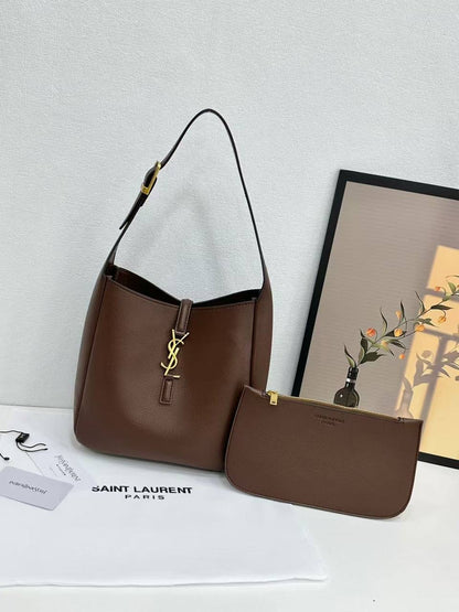 YSL

with box
🎁🎁🎁

105 dhs🇦🇪

Zain143
♥️♥️♥️