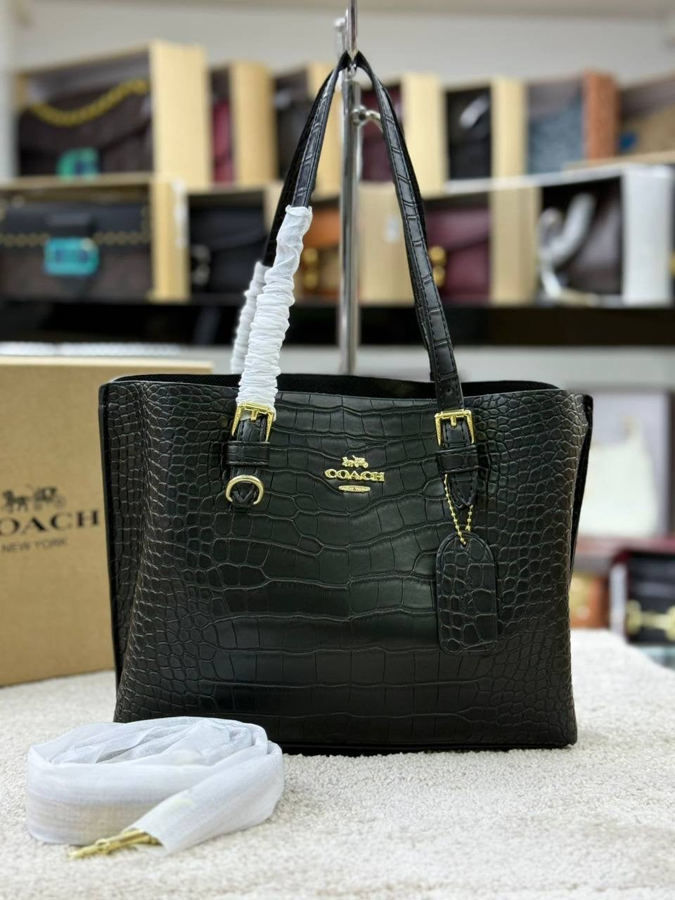 COACH 
GOOD QUALITY 
95 dhs🇦🇪

WITH BOX 
🎁🎁🎁

Zain28
♥️♥️♥️