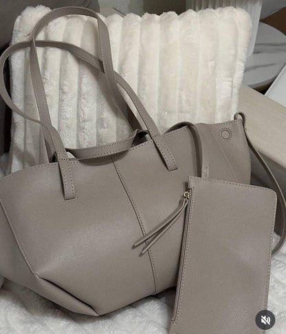 Polene
120 dhs🇦🇪

Size53cm

Good quality

Zain138
♥️♥️♥️