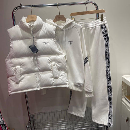 *New collections      
380 dhs🪙
*good  quality  💕💝🛍️
*Sizes:S M L * 
*AVAILABLE NOW* full set

Zain231
♥️♥️♥️