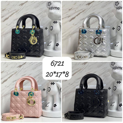 Dior
Good Quality bag 

with box 
🎁🎁🎁

110 dhs🇦🇪

Zain117
♥️♥️♥️