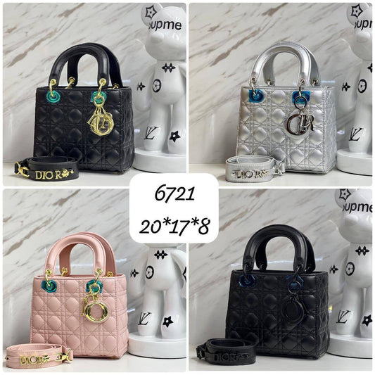 Dior
Good Quality bag 

with box 
🎁🎁🎁

110 dhs🇦🇪

Zain117
♥️♥️♥️