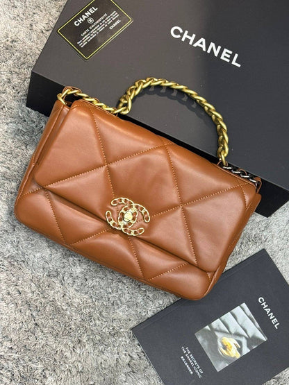 Chanel 
         26 Cm
250 dhs🇦🇪

Zain131
♥️♥️♥️