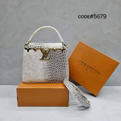 LV
ᴄᴀᴘᴜᴄᴄɪɴᴇ ᴛᴏᴘ ʜᴀɴᴅ ʙᴀɢ
ᴡɪᴛʜ ʟᴏɴɢ ʙᴇʟᴛ sᴛʀᴀᴘ
CROCODILE ɢʟᴏssʏ ᴍᴀᴛᴇʀɪᴀʟ
ɢᴏʟᴅ ʜᴀʀᴅᴡᴀʀᴇ
sɪᴢᴇ : 20 cm
ᴡɪᴛʜ BOX
🎁🎁🎁

75 dhs🇦🇪

Zain31
♥️♥️♥️