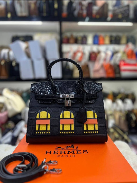 Hermes

with box 
🎁🎁🎁

130 dhs🪙💕

Zain50
♥️♥️♥️