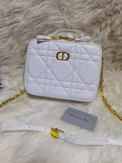 🎉 Big Offer 🎊 Dior Caro 
Size : 20 * 16 cm
55 dhs🇦🇪

Zain115
♥️♥️♥️