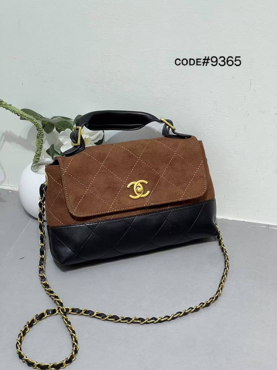 Chanel -25𝗔
ғʟᴀᴘ ʙᴀɢ ᴡ/ ᴛᴏᴘ ʜᴀɴᴅʟᴇ
sᴜᴀᴅᴇ ᴄᴀʟғ sᴋɪɴ ʟᴇᴀᴛʜᴇʀ
sɪᴢᴇ : 27 cm

70 dhs🪙

Zain31
♥️♥️♥️
