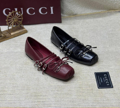 . New gucci  shoes 

   Size  .  36.  to 41

115 dhs🪙

Zain80
♥️♥️♥️