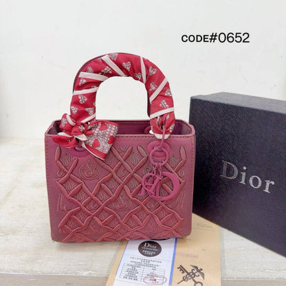Dior
ᴇᴍʙʀᴏɪᴅᴇᴅ ᴅᴇsɪɢɴ
sɪʟᴠᴇʀ ʜᴀʀᴅᴡᴀʀᴇ
ᴡɪᴛʜ ʟᴏɴɢ ʙᴇʟᴛ sᴛʀᴀᴘ
sɪᴢᴇ :20 cm

ᴡɪᴛʜ BOX
🎁🎁🎁

75 dhs🇦🇪

Zain31
♥️♥️♥️