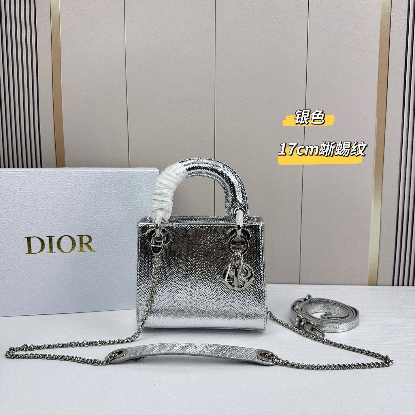 Dior  Master
270 dhs🇦🇪
#17cm
#with box🎁

Zain228
♥️♥️♥️
