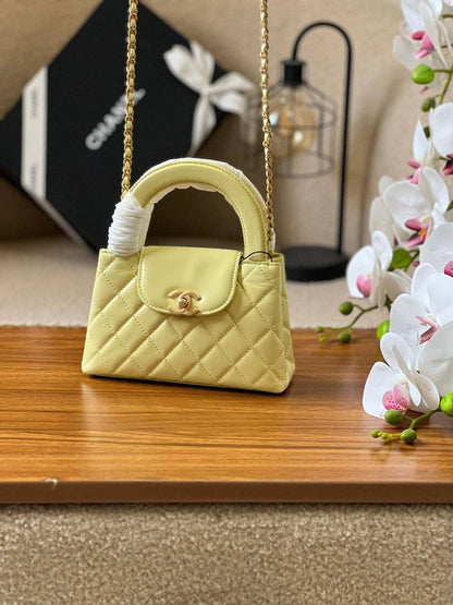 CHANEL
*19cm*
*Available Now*
For Price 👇 WTSP Text Zain 0568585901

Zain257
♥️♥️♥️