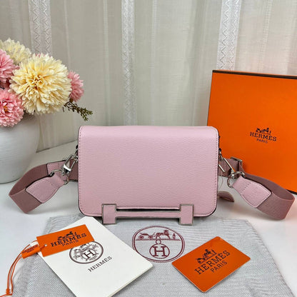 Hermes

With box 
🎁🎁🎁

90 dhs🇦🇪

Zain137
♥️♥️♥️