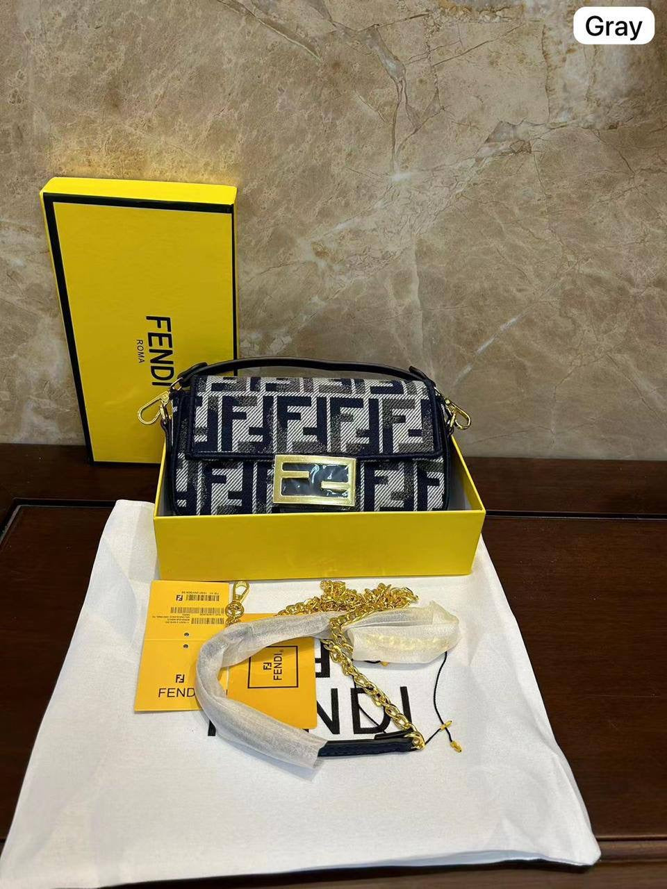 Fendi Small baguette
Size : 18 * 10 cm

95 dhs🇦🇪

with box🎁

Zain115
♥️♥️♥️