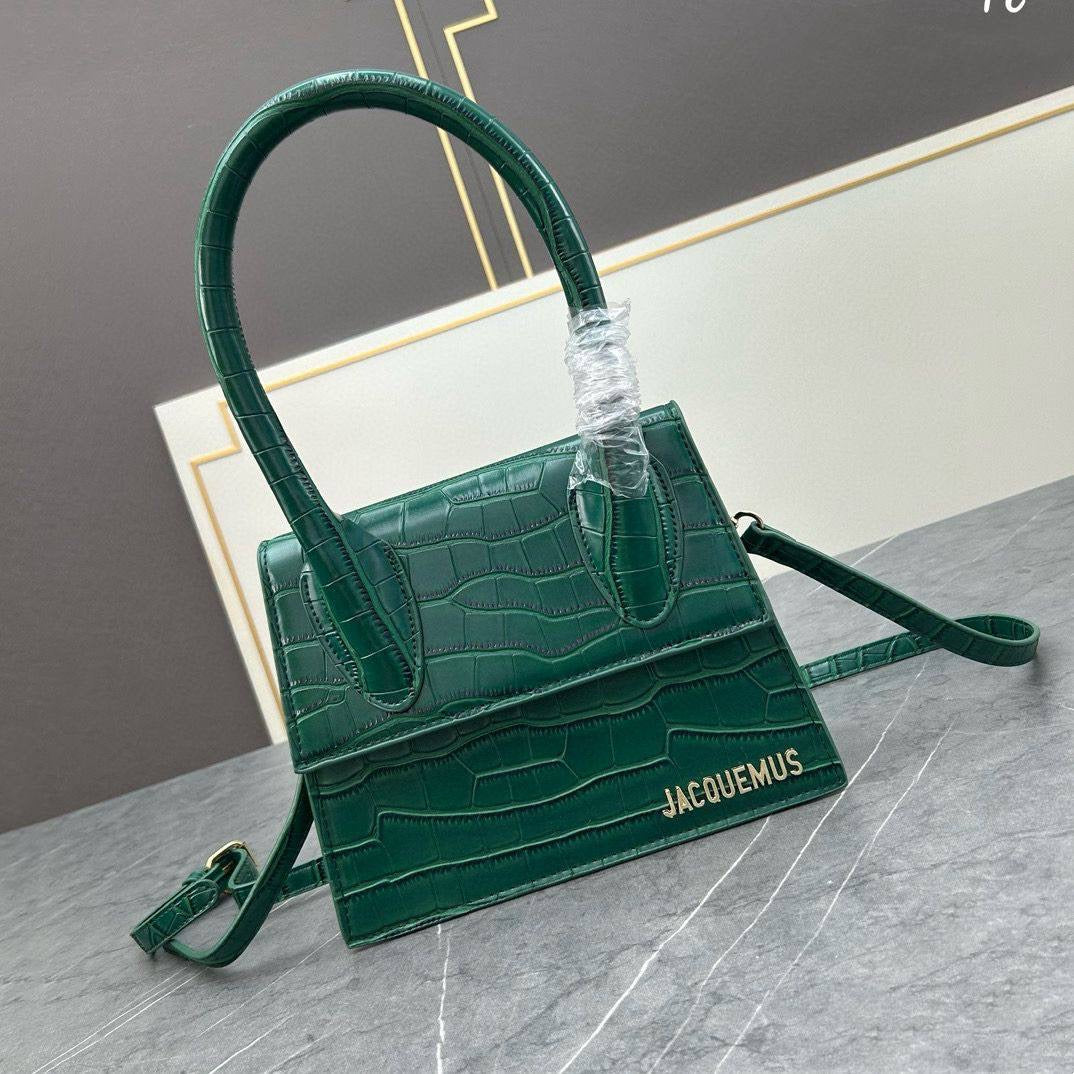 Jacquemus
offer price
65 dhs🇦🇪

Zain39
♥️♥️♥️