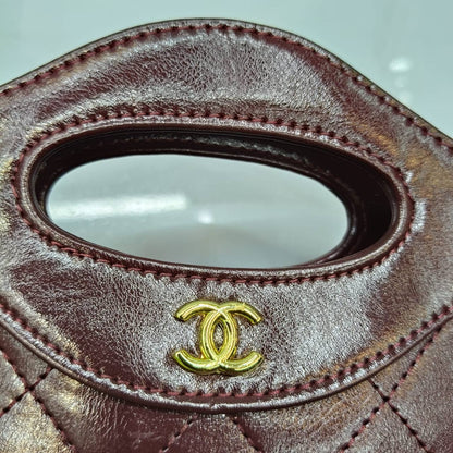 CHANEL ɴᴀɴᴏ sʜᴏᴘᴘᴇʀ
ǫᴜɪʟᴛᴇᴅ ʟᴇᴀᴛʜᴇʀ ᴍᴀᴛᴇʀɪᴀʟ
sɪᴢᴇ : 20cm

ᴡɪᴛʜ BOX
🎁🎁🎁

90 dhs🪙

Zain31
♥️♥️♥️