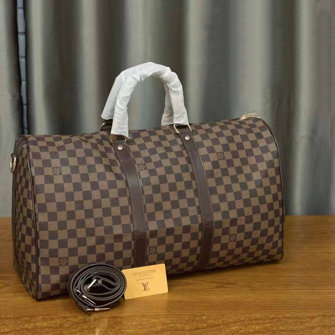 LV TRAVELLING BAG 
GOOD QUALITY 
115 dhs🪙💕
SIZE : 55cm

Zain39
♥️♥️♥️