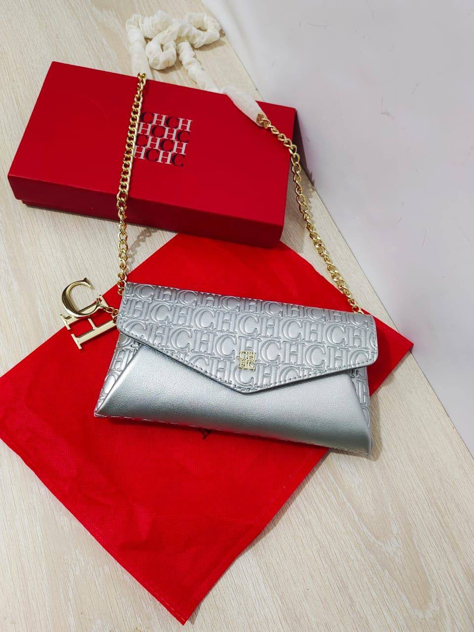 CH CH

85 dhs🇦🇪

with box
🎁🎁🎁

Zain90
♥️♥️♥️