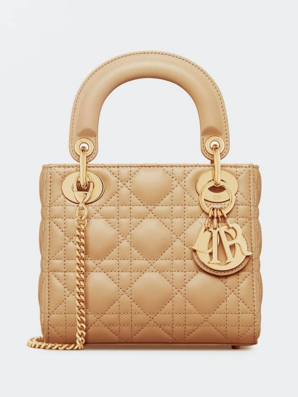 Dior 
Lady dior mini
Size: 17cm

With box 
🎁🎁🎁

105 dhs🪙💕

Zain50
♥️♥️♥️