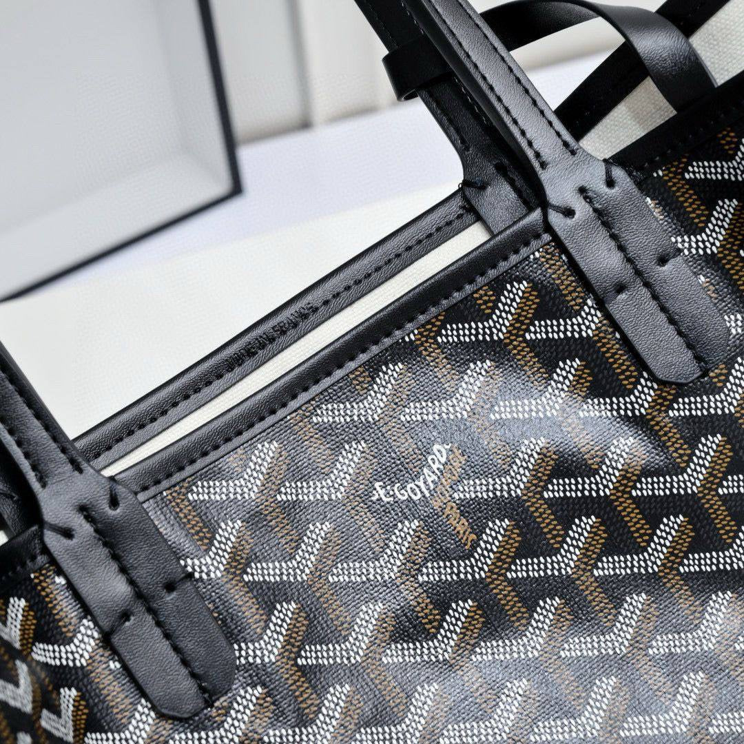 GOYARD 

BIG SIZE 

NEW CAME 

HIGH QUALITY 

100 dhs🪙💕

Zain39
♥️♥️♥️