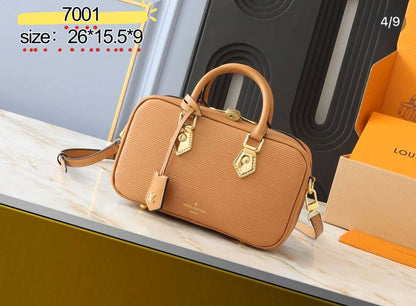 LV
85 dhs🇦🇪 

with box
🎁🎁🎁

Zain38
♥️♥️♥️