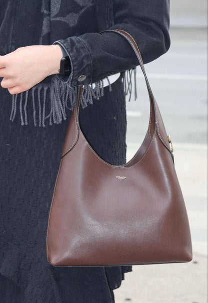 COACH 
NEW CAME 
GOOD QUALITY 
85 dhs🇦🇪

Zain39
♥️♥️♥️