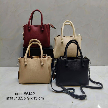 𝗖𝗛𝗔𝗥𝗟𝗘𝗦 & 𝗞𝗘𝗜𝗧𝗛
ᴛᴏᴘ ʜᴀɴᴅ sʟɪɴɢ ʙᴀɢ
sɪʟᴠᴇʀ ʜᴀʀᴅᴡᴀʀᴇ
sᴏғᴛ ᴍᴀᴛᴛᴇ ʟᴇᴀᴛʜᴇʀ
sɪᴢᴇ: 18.5 cm

65 dhs🪙

Zain31
♥️♥️♥️