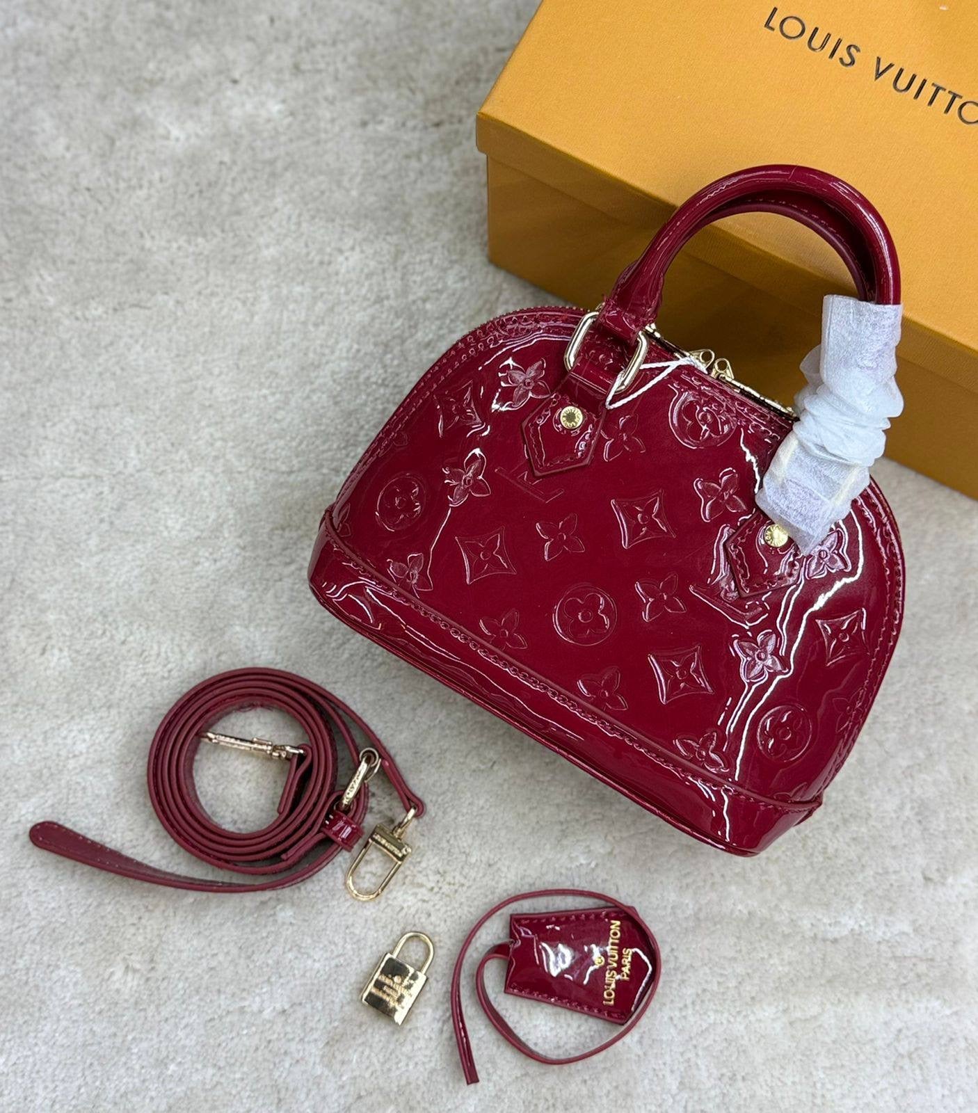 LV ALMA MINI 🔥
GOOD QUALITY 💯
100 dhs🇦🇪

WITH BOX 
🎁🎁🎁

Zain28
♥️♥️♥️