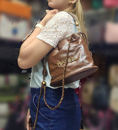 Chanel 22 ᴍɪɴɪ
ʙᴜᴄᴋᴇᴛ sʜᴏᴜʟᴅᴇʀ/ ᴄʀᴏssʙᴀɢ
sɪᴢᴇ: 22 ᴄm

70 dhs🇦🇪

Zain31
♥️♥️♥️