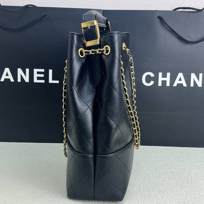 CHANEL 
NEW CAME GOOD QUALITY 
105 dhs🇦🇪

Zain39
♥️♥️♥️