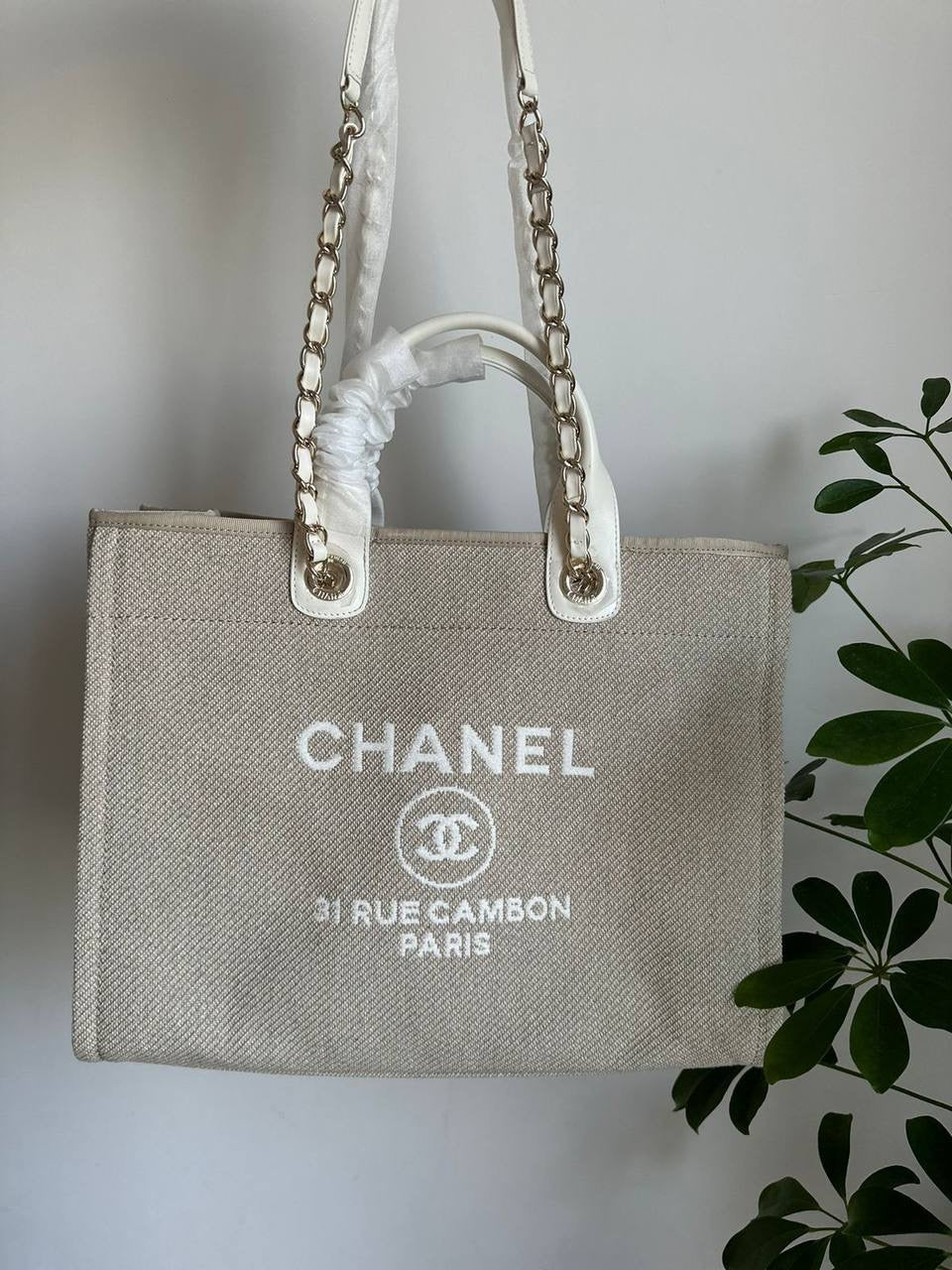 CHANEL MASTER
*38 Cm*
*AVAILABLE NOW*
For Price 👇 WTSP Text Zain 0568585901

Zain257
♥️♥️♥️