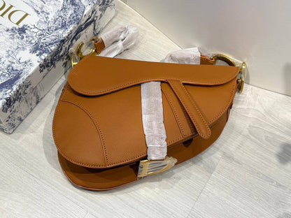 Dior

with box
🎁🎁🎁

110 dhs🇦🇪

good quality

Zain44
♥️♥️♥️