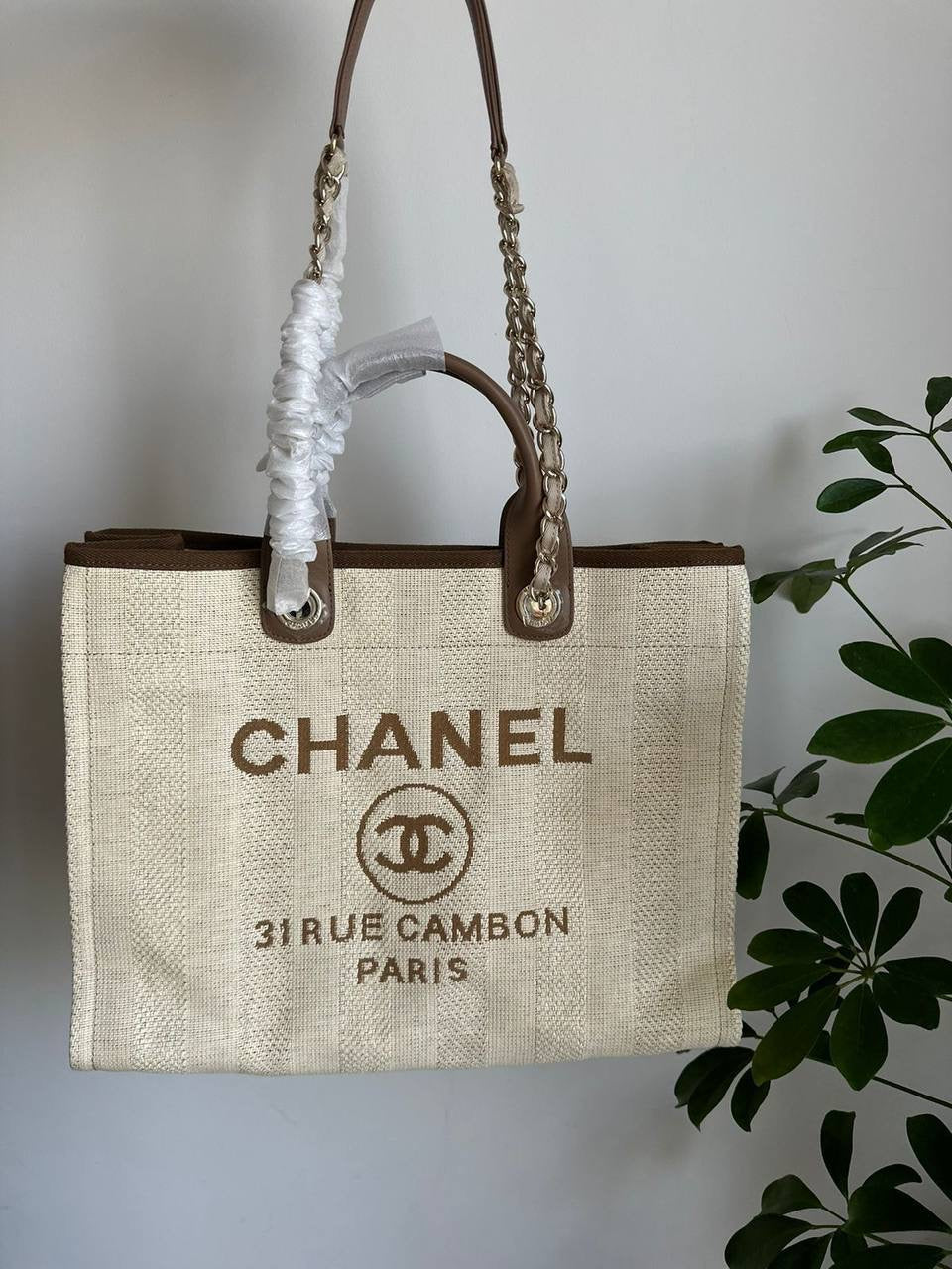 CHANEL MASTER
*38 Cm*
*AVAILABLE NOW*
For Price 👇 WTSP Text Zain 0568585901

Zain257
♥️♥️♥️