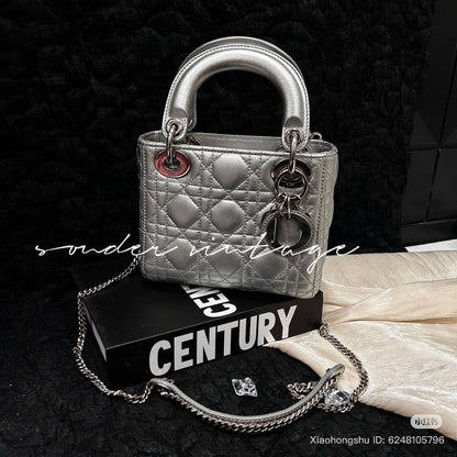 .
NEW🌸DIOR🌸
SUPER MASTER QUALITY🫶
WITH FULL PACKAGING 🎁
For Price 👇 WTSP Text Zain 0568585901

Zain255
♥️♥️♥️