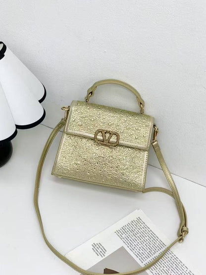 Valentino
GOOD QUALITY 
120 dhs🪙

Zain200
♥️♥️♥️