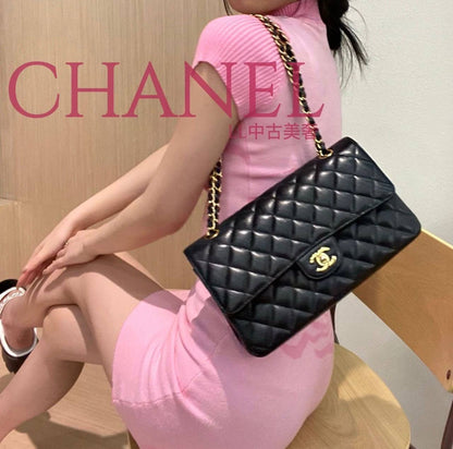 CHANEL

 COPY ONE 

NEW CAME WITH DOUBLE BOX 
🎁🎁🎁

250 dhs🪙💕
leather 

Zain39
♥️♥️♥️