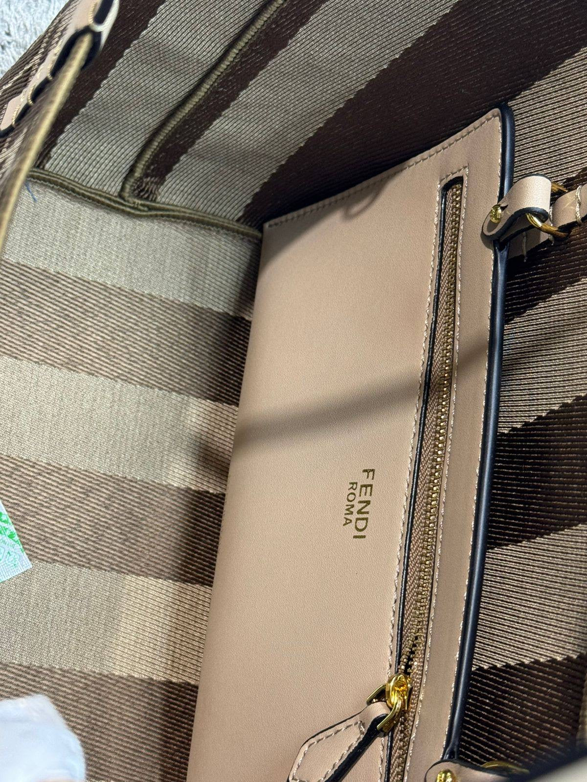 Fendi Master
         24Cm 
220 dhs🇦🇪

Zain131
♥️♥️♥️