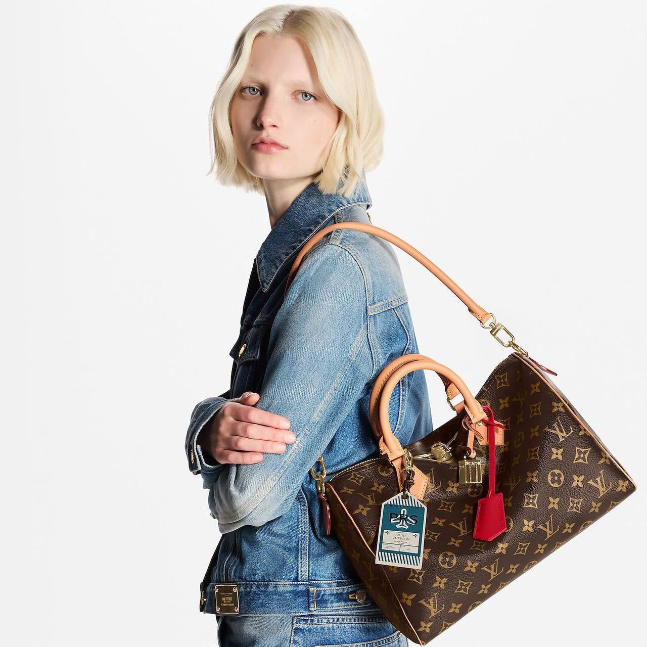 LV Master
250 dhs🇦🇪

Zain141
♥️♥️♥️