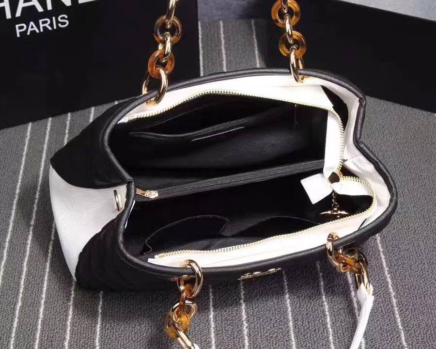 Chanel
100 dhs🇦🇪

Zain161
♥️♥️♥️