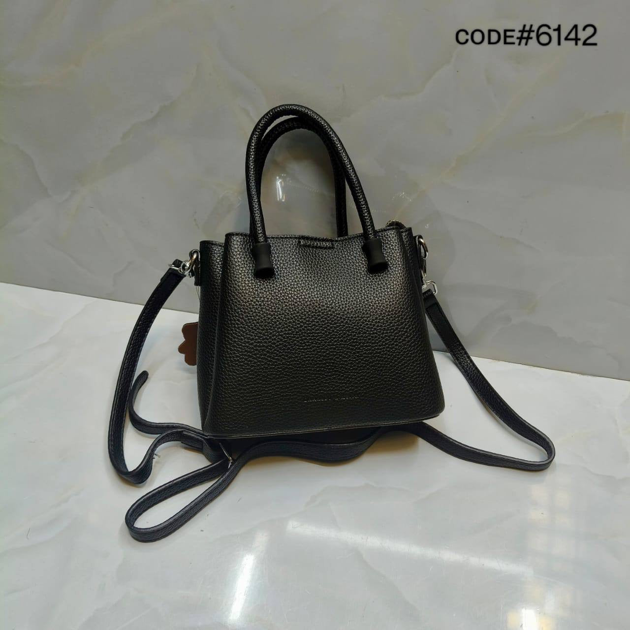 𝗖𝗛𝗔𝗥𝗟𝗘𝗦 & 𝗞𝗘𝗜𝗧𝗛
ᴛᴏᴘ ʜᴀɴᴅ sʟɪɴɢ ʙᴀɢ
sɪʟᴠᴇʀ ʜᴀʀᴅᴡᴀʀᴇ
sᴏғᴛ ᴍᴀᴛᴛᴇ ʟᴇᴀᴛʜᴇʀ
sɪᴢᴇ: 18.5 cm

65 dhs🪙

Zain31
♥️♥️♥️