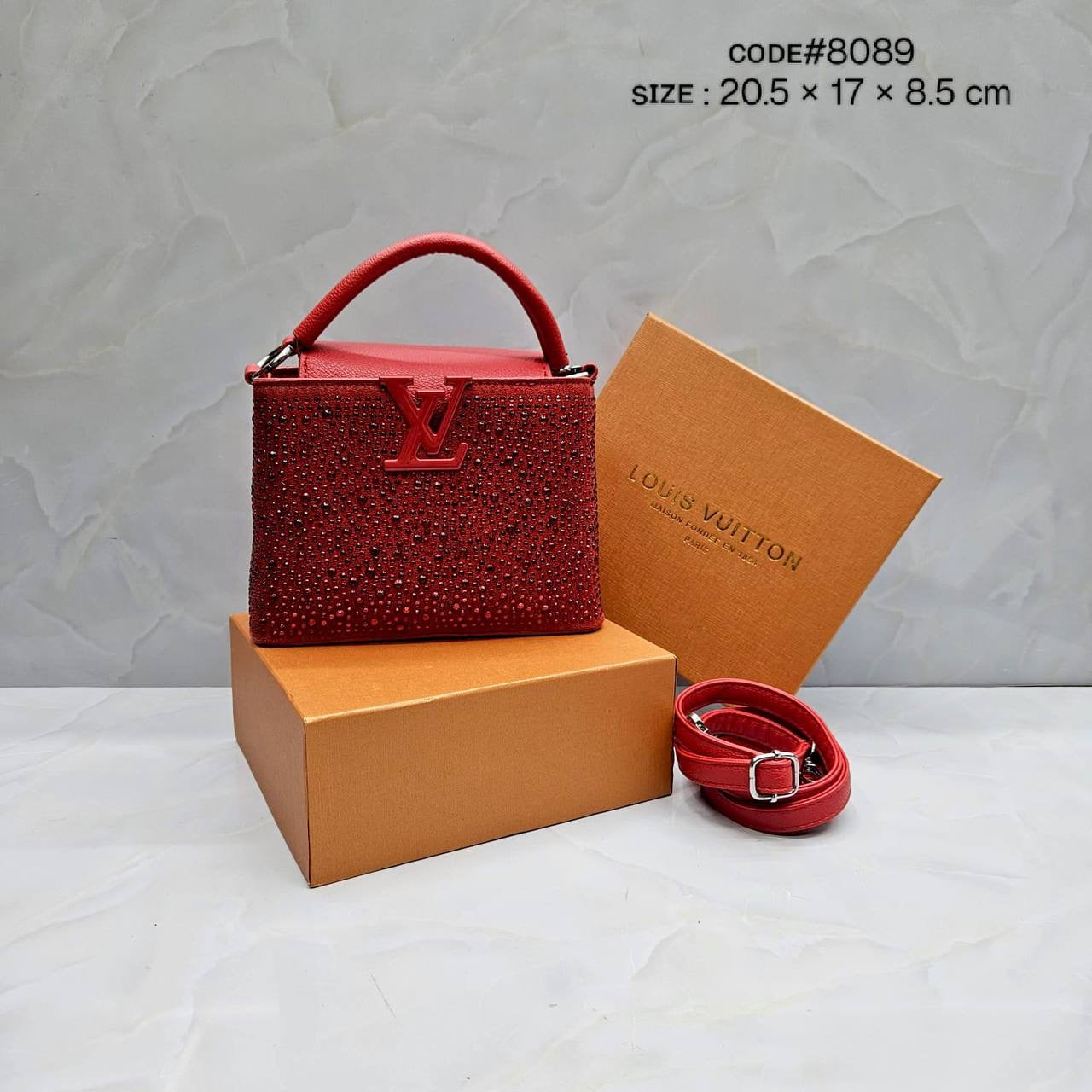 LV
ᴄᴀᴘᴜᴄᴄɪɴᴇ ᴛᴏᴘ ʜᴀɴᴅ ʙᴀɢ
ᴡɪᴛʜ ʟᴏɴɢ ʙᴇʟᴛ sᴛʀᴀᴘ
ɢᴏʟᴅ ʜᴀʀᴅᴡᴀʀᴇ
sɪᴢᴇ : 20.5 cm

ᴡɪᴛʜ BOX
🎁🎁🎁

75 dhs🇦🇪

Zain31
♥️♥️♥️