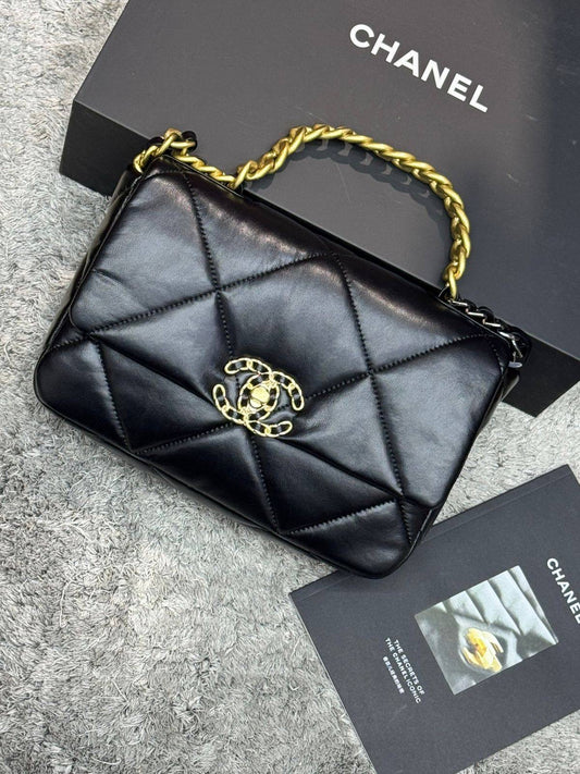 Chanel 
         26 Cm
250 dhs🇦🇪

Zain131
♥️♥️♥️