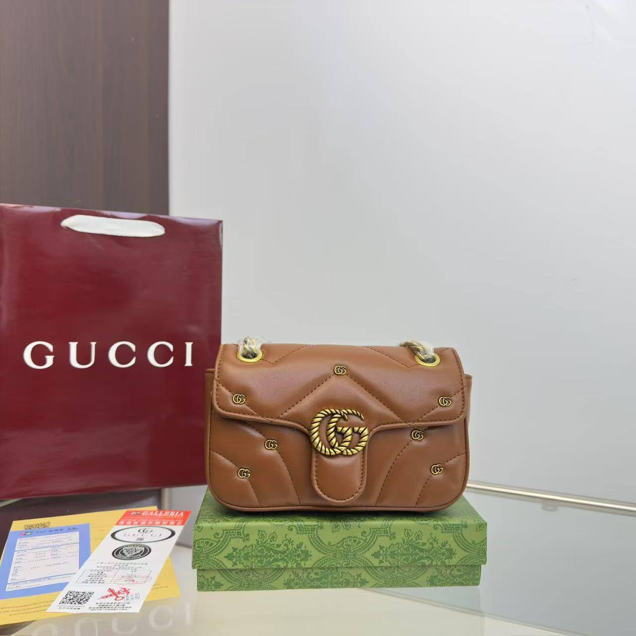Gucci
Best quality 

with box’s 
🎁🎁🎁

110 dhs🇦🇪
size 18 cm

Zain158
♥️♥️♥️