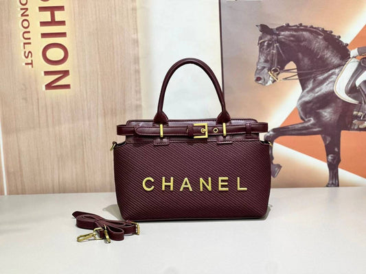 Chanel
WITH PAPAR BAG 
120 dhs🇦🇪
Good Quality

Zain154
♥️♥️♥️