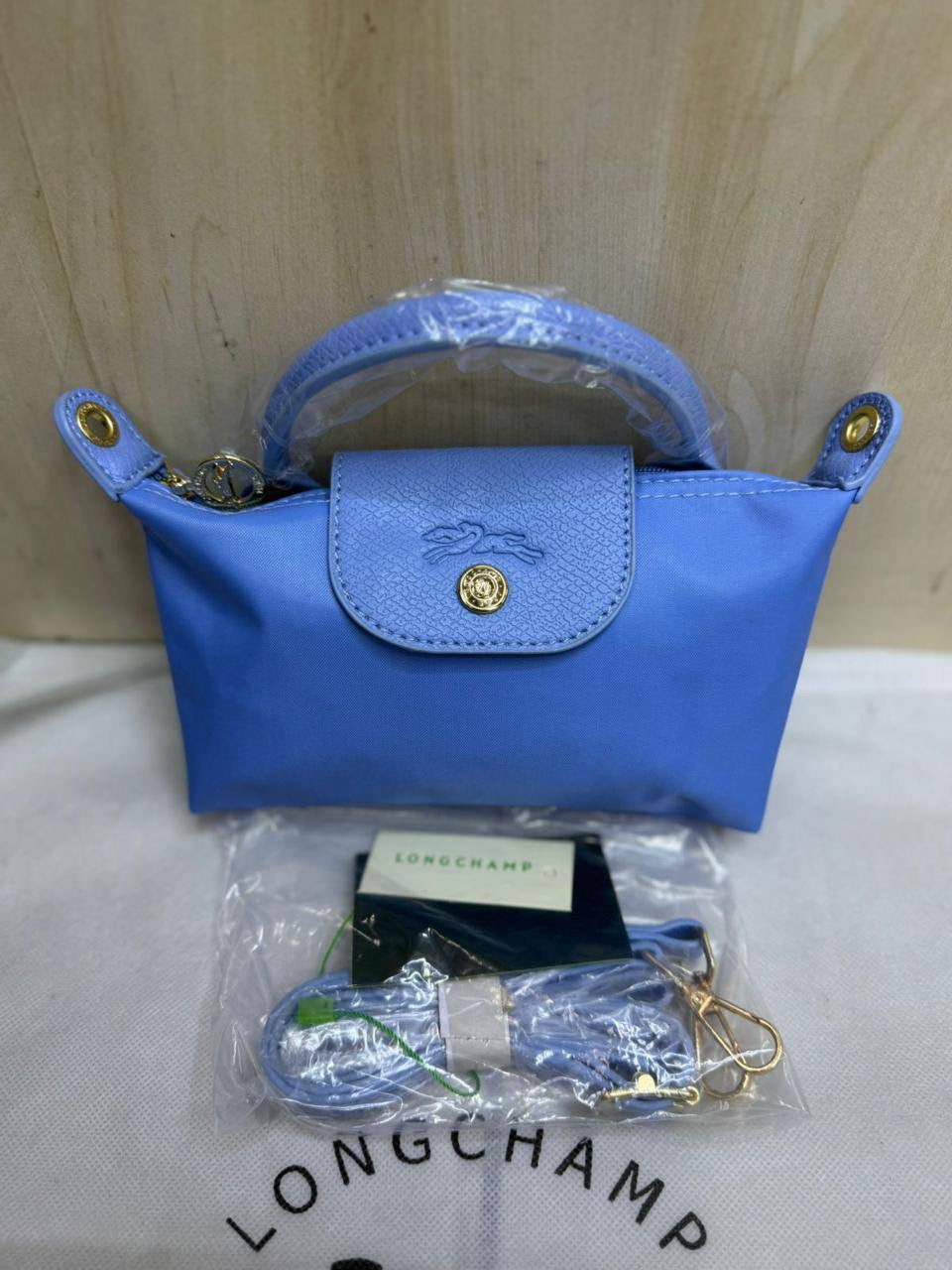 LongChamp Mini

High  Quality 

Size：19  * 11 cm
50 dhs🪙

Zain115
♥️♥️♥️