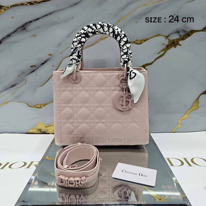 Dior
ᴍᴀᴛᴛᴇ ʟᴇᴀᴛʜᴇʀ ᴍᴀᴛᴇʀɪᴀʟ
ᴡɪᴛʜ ᴛᴡɪʟʟʏ ɪɴᴄʟᴜᴅᴇ
sɪᴢᴇ: 24 cm

ᴡɪᴛʜ BOX
🎁🎁🎁

105 dhs🇦🇪

Zain31
♥️♥️♥️